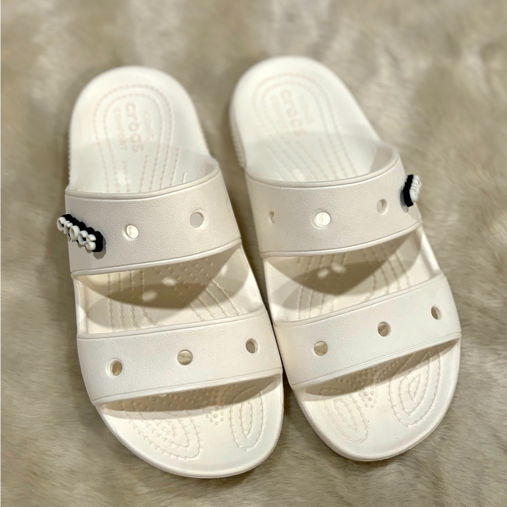 Women size 7 crocs slide sandals good condition used 3-4x